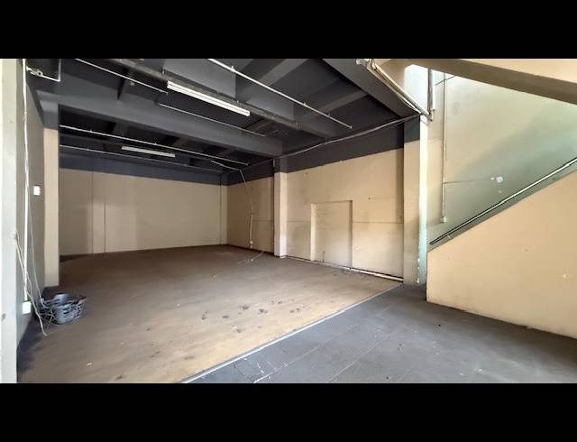 1,100M² WAREHOUSE TO LET IN WINDERMERE